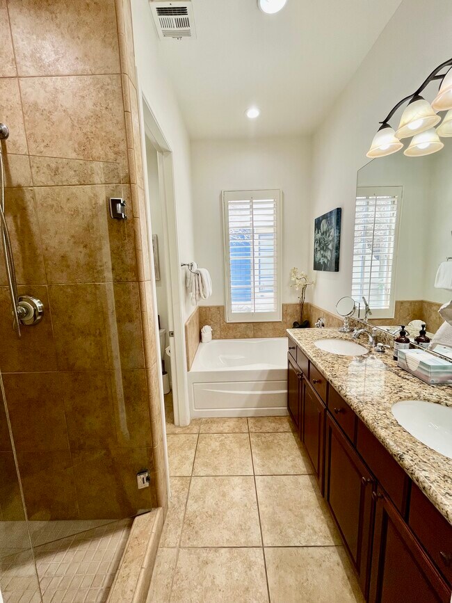 Building Photo - 77772 Tradition Dr