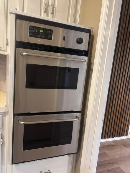 Building Photo - 310 Meadowlark Ln