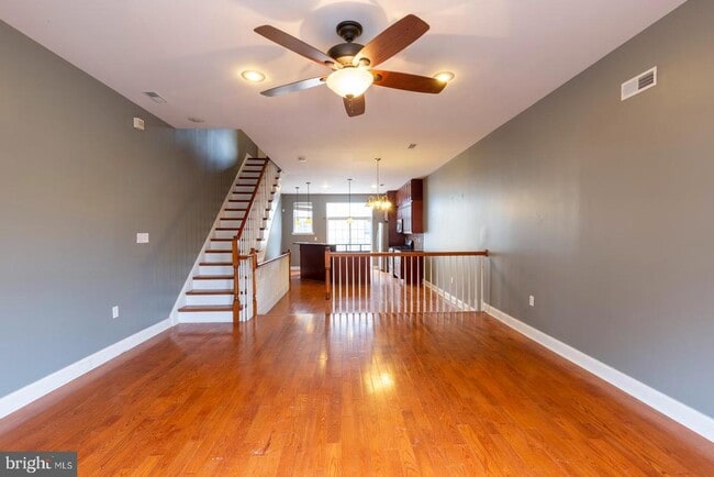 Building Photo - 1017 Dorrance St