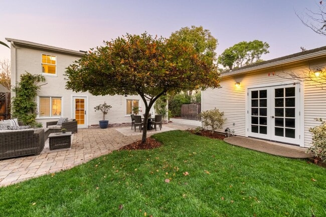 Building Photo - 105 Pepper Ave