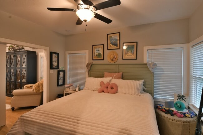 Building Photo - 4875 Main St