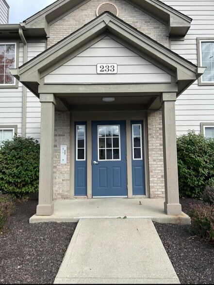 Building Photo - 233 Legends Creek Pl