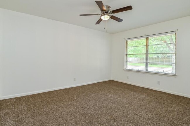 Building Photo - 4502 Sanford Rd