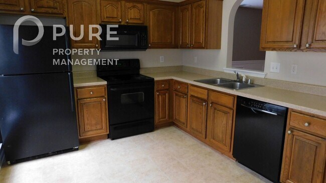 Building Photo - 206 Park Village Cir