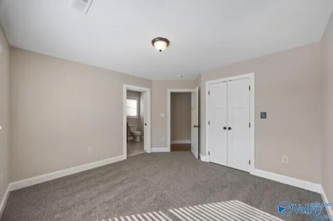 Building Photo - 2807 Talon Cir