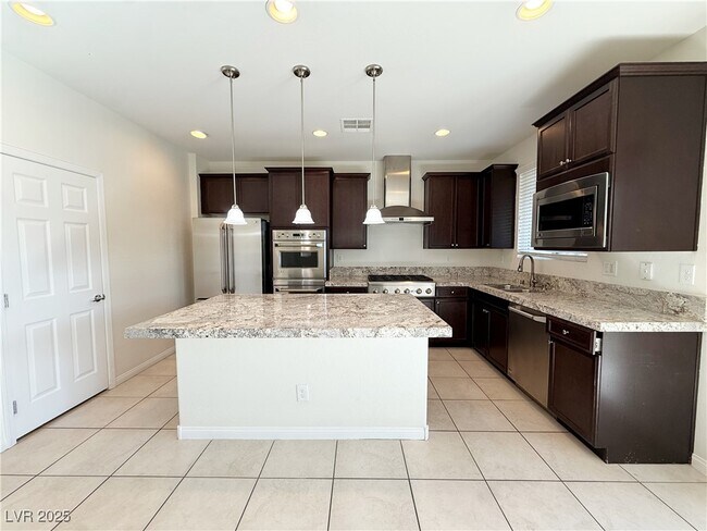 Building Photo - 7769 Britton Rose Dr