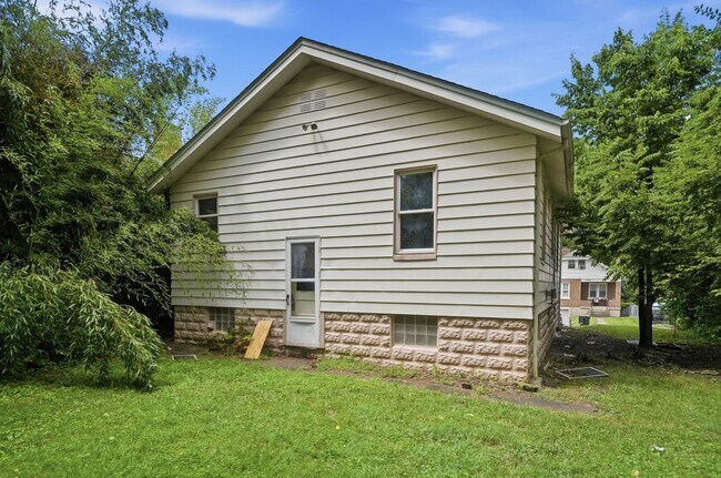 Building Photo - LEASING SPECIAL - sign a 13-month lease by 7/31/2026 and second month is free!