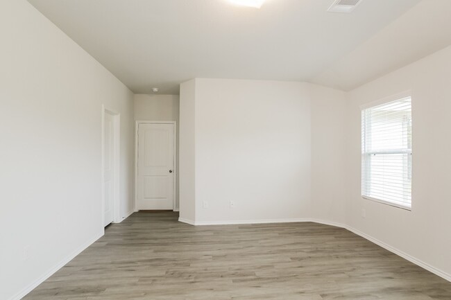 Building Photo - 333 Shelby Meadow Dr