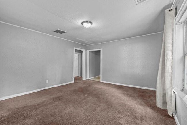 Building Photo - 3066 Redbud Rd