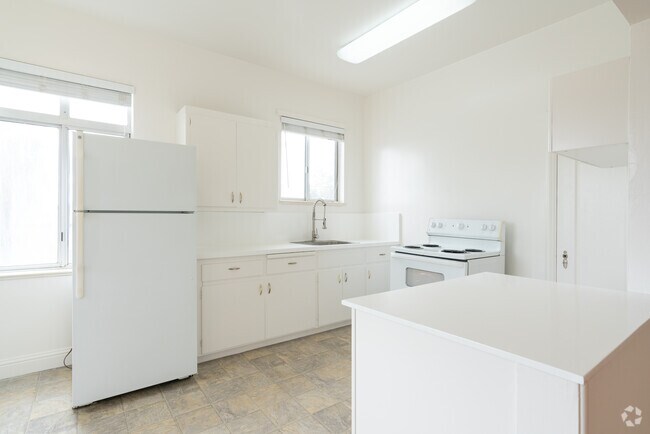 Kitchen - Villa Tuscany Apartment Homes