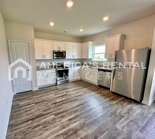 Building Photo - Coming soon!! Available to View Soon!!