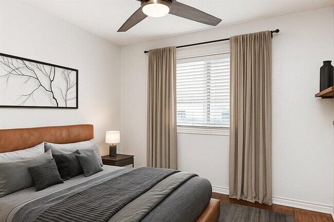 Building Photo - 2401 Manor Rd