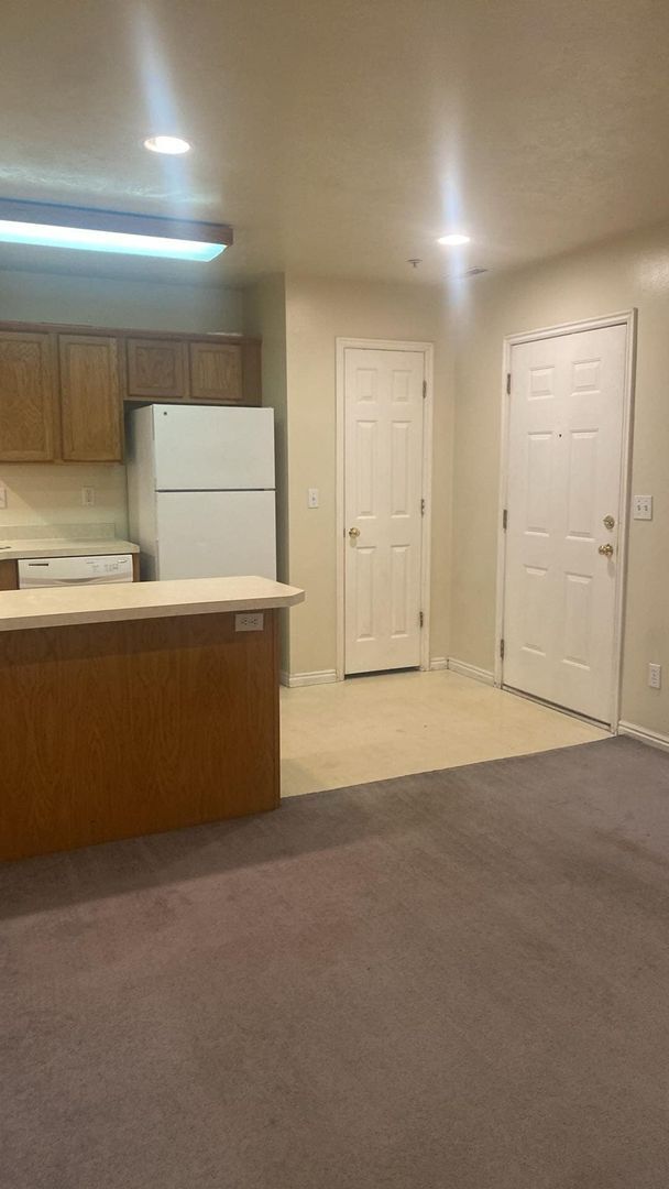 Building Photo - Great One Bedroom near Provo Rec Center, U...
