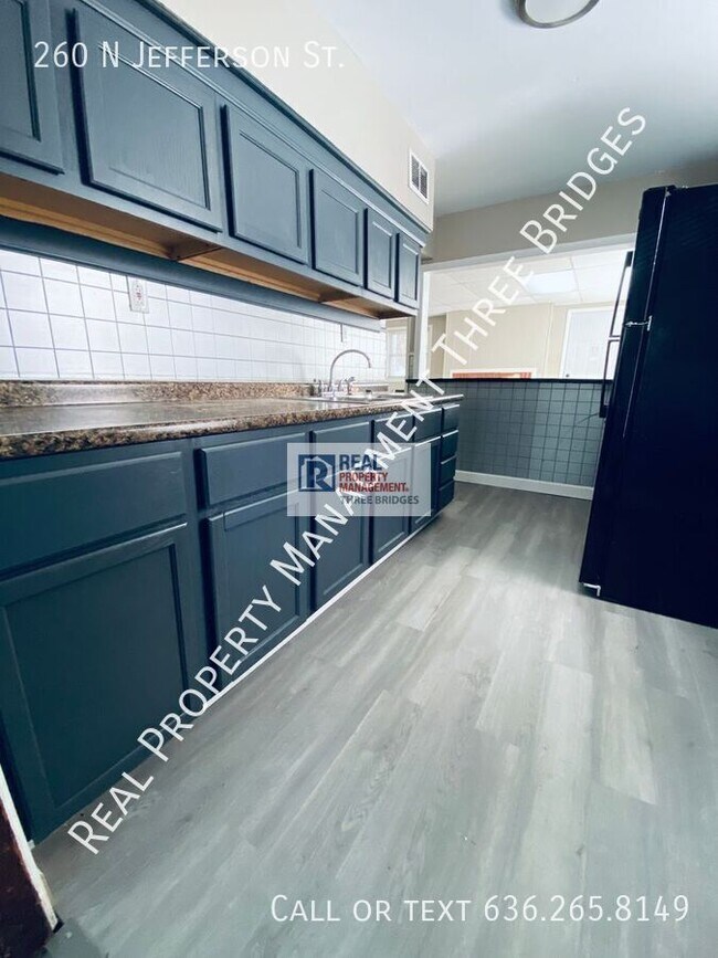 Building Photo - 260 N Jefferson St