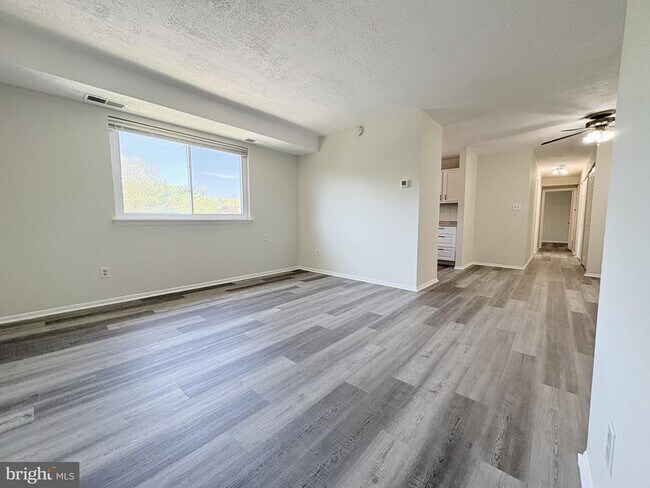 Building Photo - 11905 Tarragon Rd