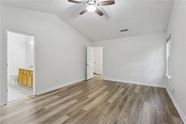 Building Photo - 208 Carrington Way