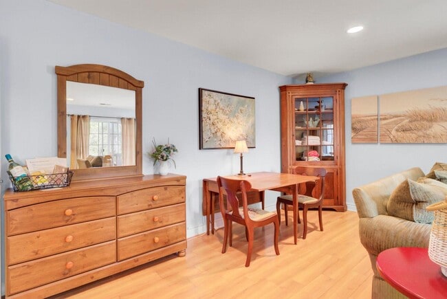 Building Photo - 1428 Bloomingdale Ln