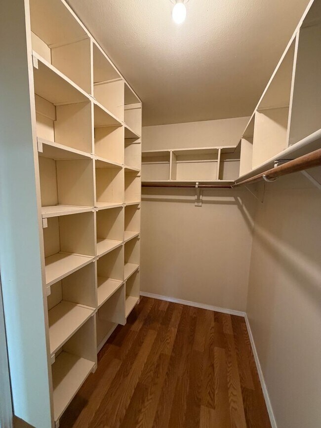 Building Photo - 3 Bedroom Updated Home Available Near Montano Rd NW & Unser Blvd NW!