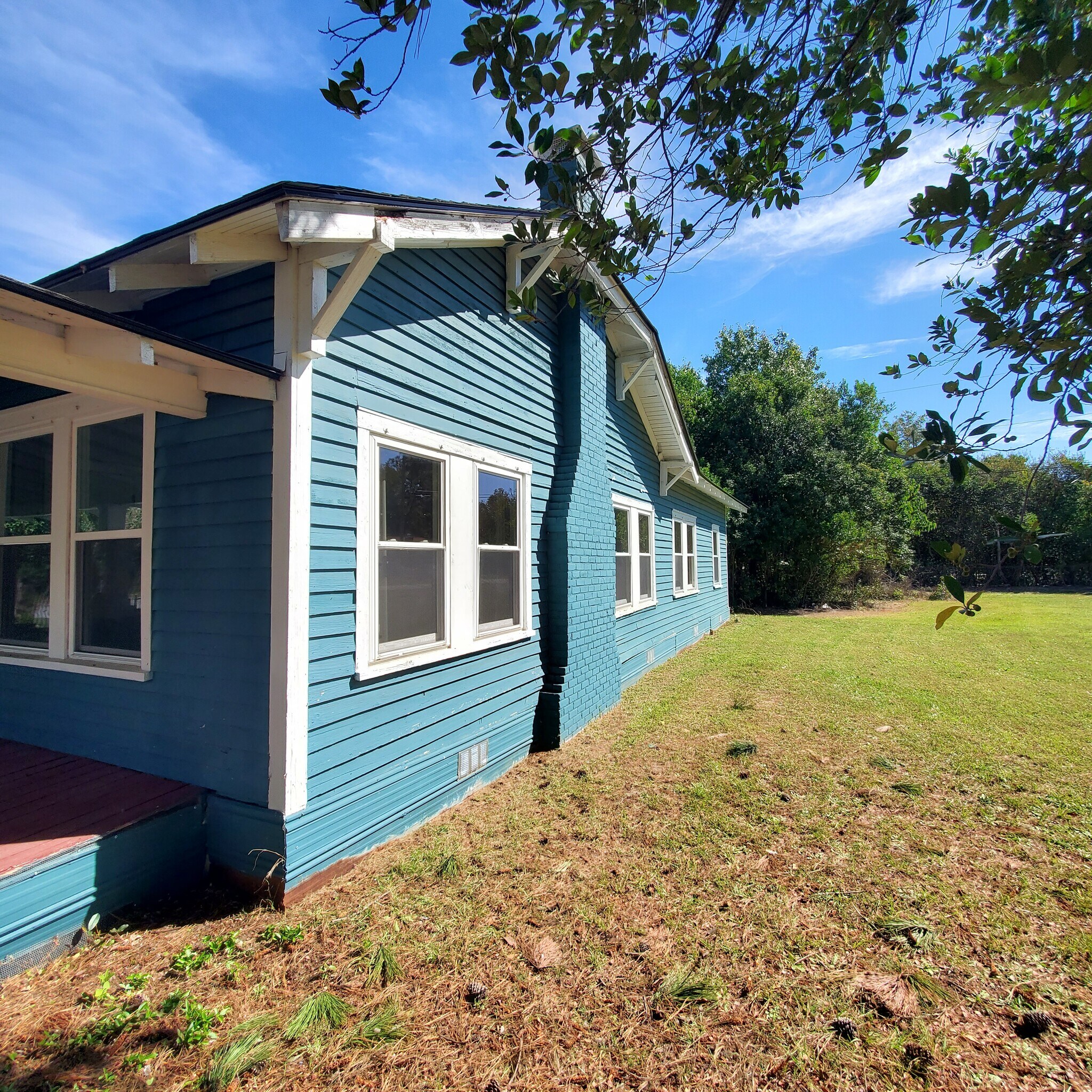 Side View - 1423 Lucas St