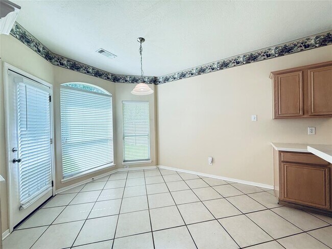 Building Photo - 2110 Winding Springs Dr