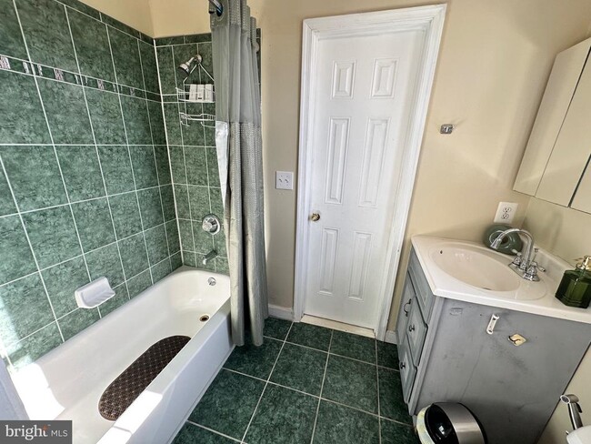 Building Photo - 6109 Cloud Dr