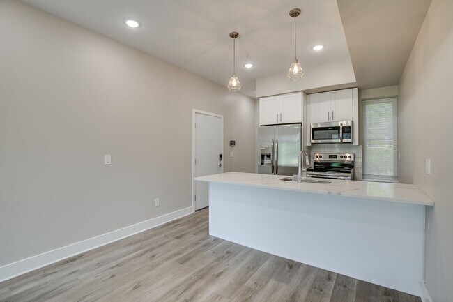 Building Photo - 2015 N College Ave