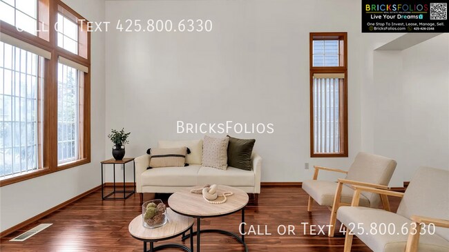 Building Photo - 4522 NE 21st Pl