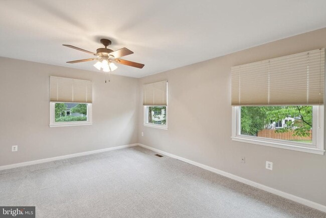 Building Photo - 5335 Lake Cove Ct