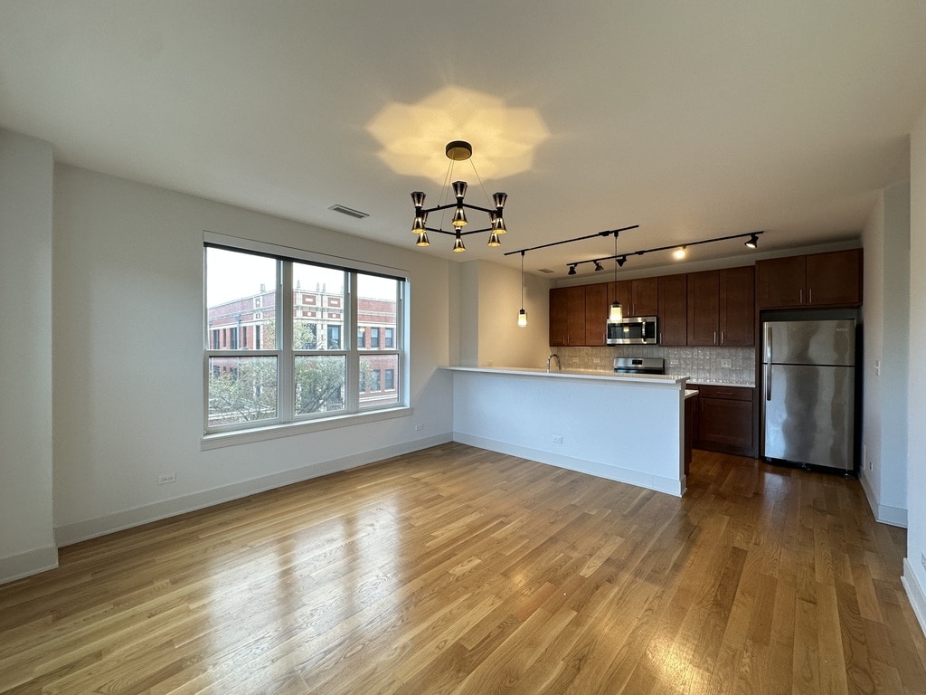 Building Photo - 2740 N Spaulding Ave