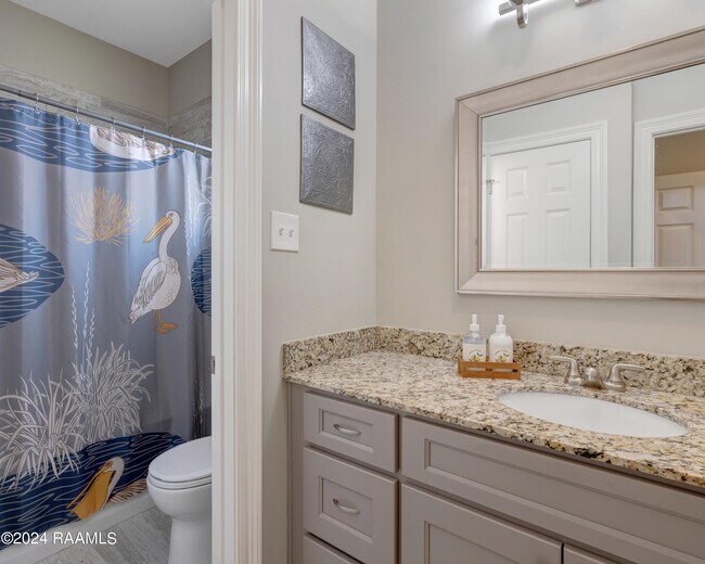 Building Photo - 416 Row 3