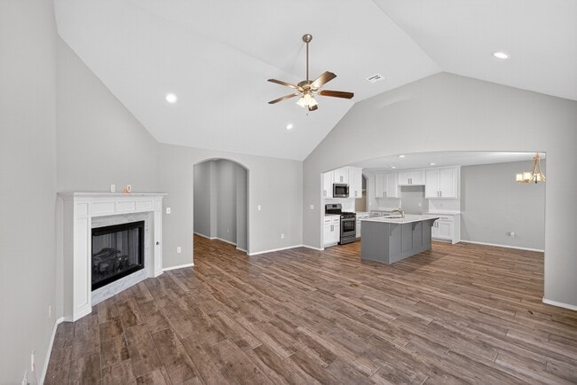 Building Photo - 4018 S 14th Pl