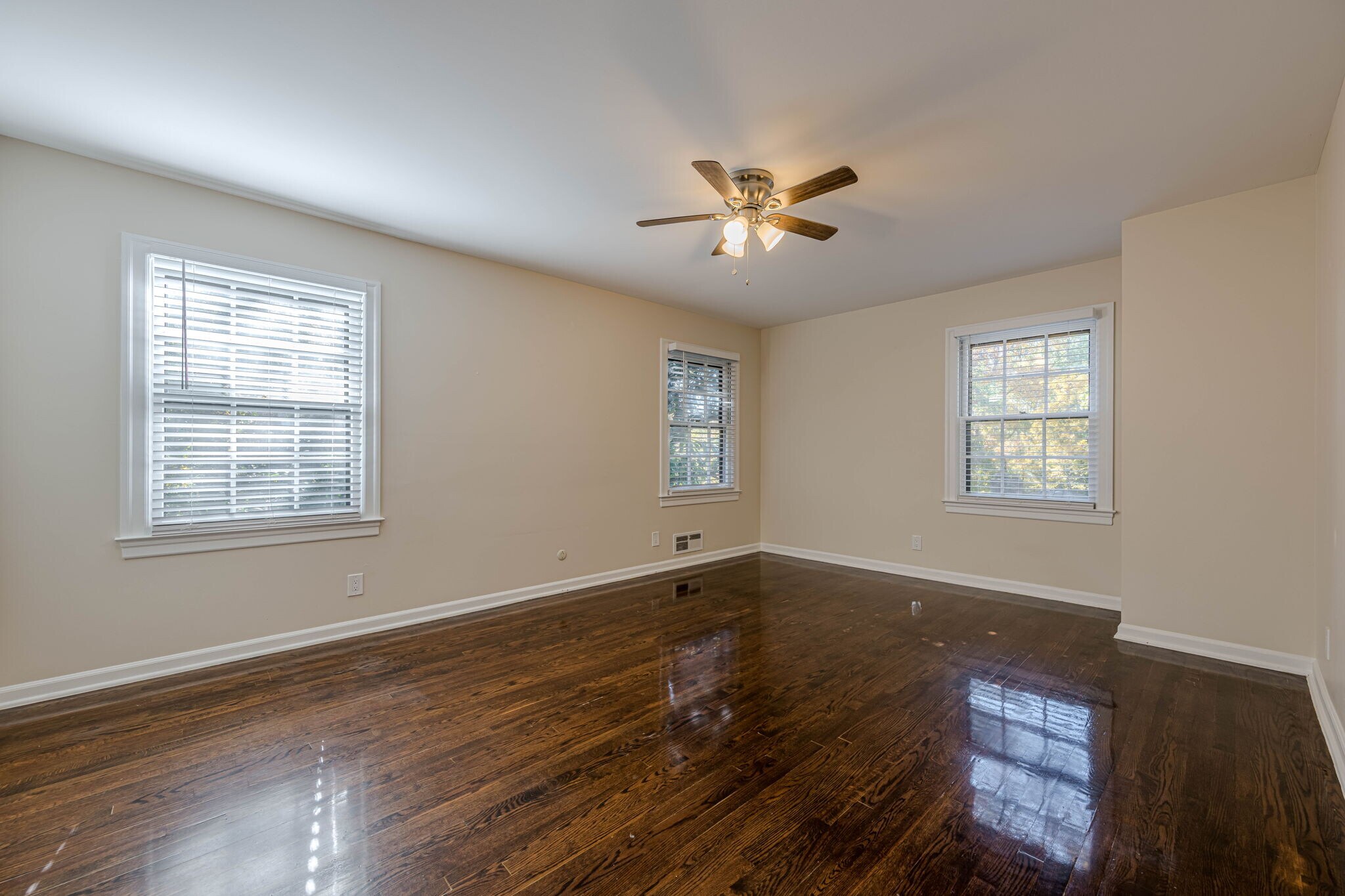 Building Photo - 6640 Williamson Dr