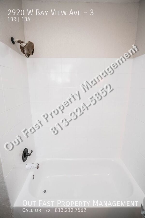 Building Photo - 2920 W Bay View Ave