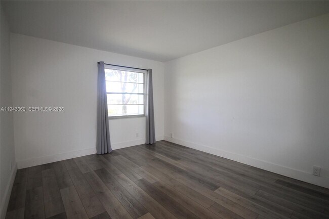 Building Photo - 301 SW 135th Ave