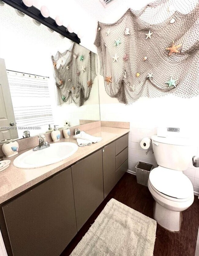 Building Photo - 2431-2433 SW 58th Manor