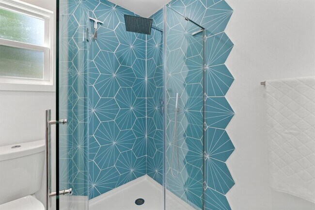 Building Photo - 1113 S Meadows Dr