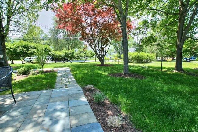 Building Photo - 42 Barberry Rd