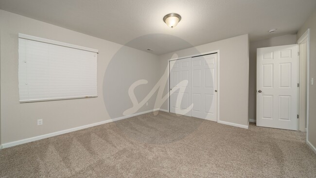 Building Photo - Spacious 4-Bedroom Home with Bonus Room and Full Basement!