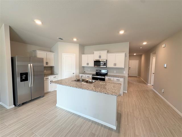 Building Photo - 533 Crestridge Dr N