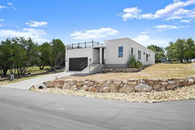 Building Photo - 2401 Thurber Ln