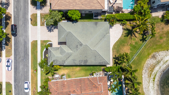 Building Photo - 1256 Beacon Cir
