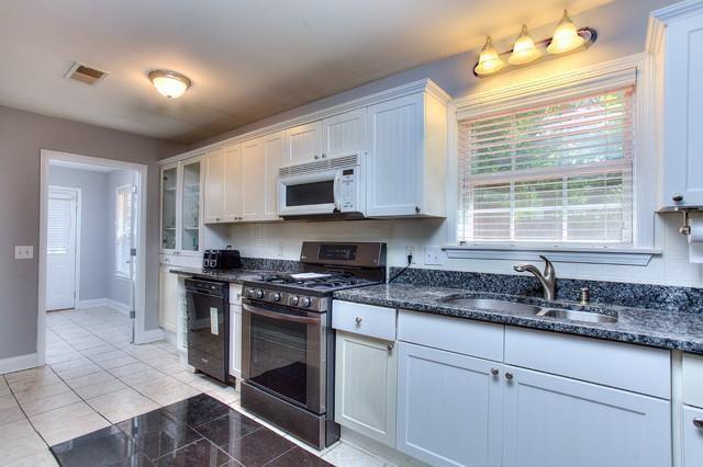 Building Photo - 831 Tanner Dr