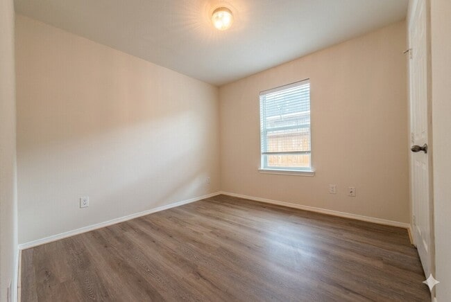 Building Photo - 6015 Ida Rose Ct