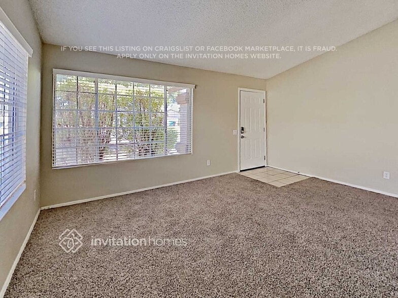 Building Photo - 3226 W Ross Ave