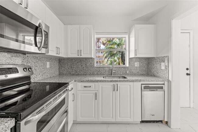 Building Photo - 7505 SW 82nd St