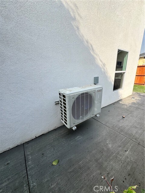 Building Photo - 8109 Cole St