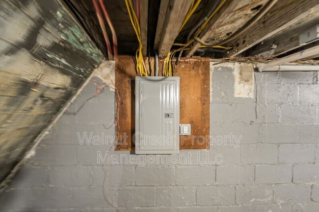 Building Photo - 839 Allison Ave