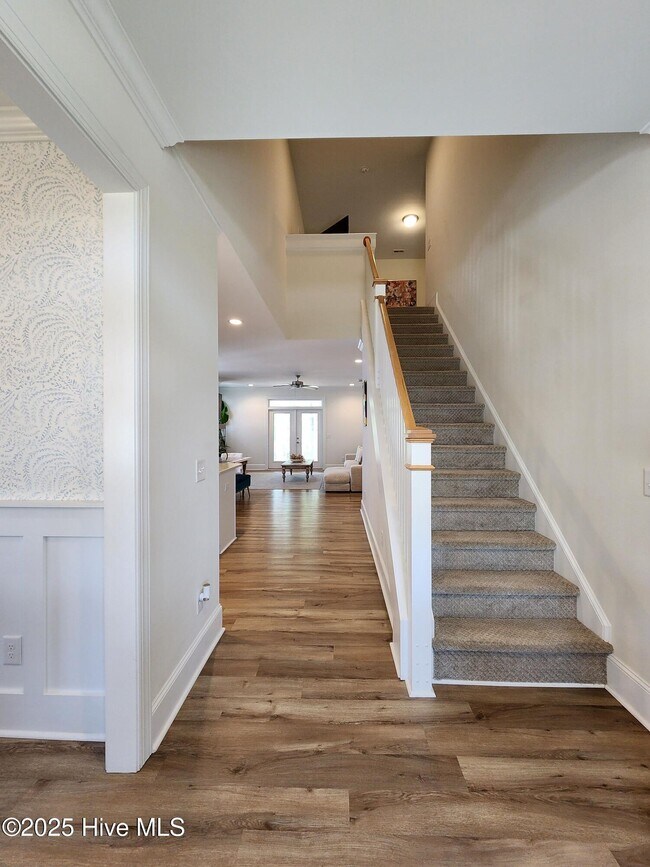 Building Photo - 380 Lake Firefly Loop
