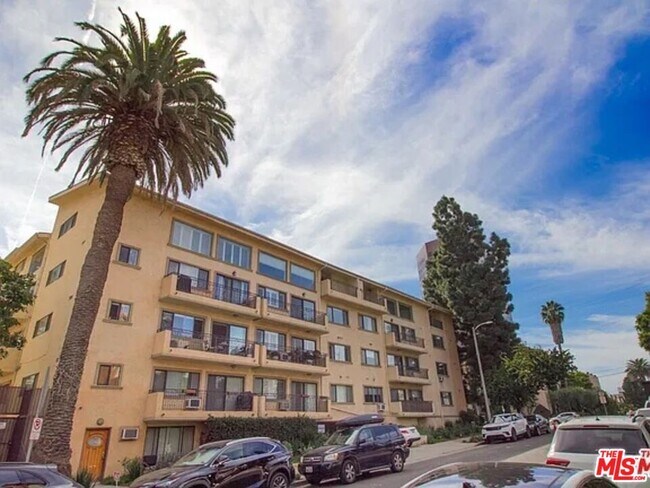 Building Photo - 1154 S Barrington Ave