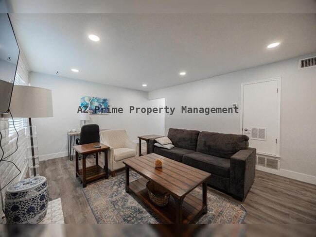 Building Photo - 3031 S Rural Rd